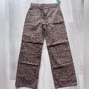 GAP Low Rise Stride Wide-Leg Leopard Jeans